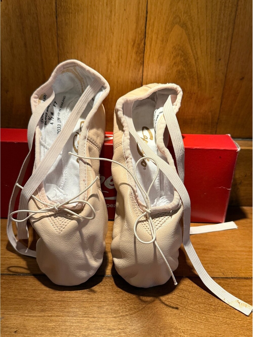 New Capezio Ballet Pink Leather Upper Ballet Shoes Split Sole, Size 4.5